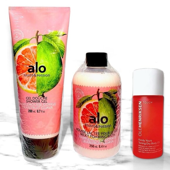 Bodycare Bundle—Shower Gel, Bubble Bath, Body Oil & Schick Intuition Set *NEW* - Picture 2 of 4